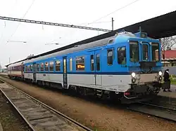 Motorový vůz 842 na nádraží v Brně
