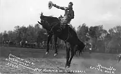 Jezdec Roy Hunter, Round-Up, Pendleton, Oregon, 1912