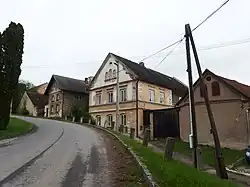 Domy při hlavní ulici