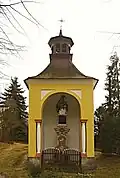 Brtev kaple se sochou sv. Jana Nep. 3.JPG