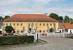 Brtnice, most na náměstí (2017-07-25; 06).jpg