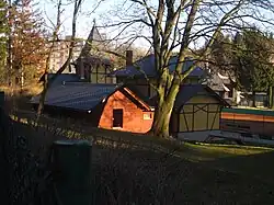 Bruntál - pavilon veřejného kluziště.JPG