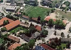 Letecký pohled na Bugyi