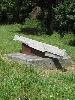 9. Ježíš padá potřetí pod křížem