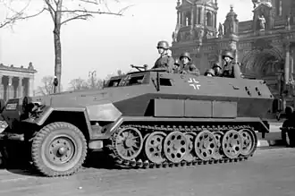 SdKfz.251/1 ausf.A v Berlíně