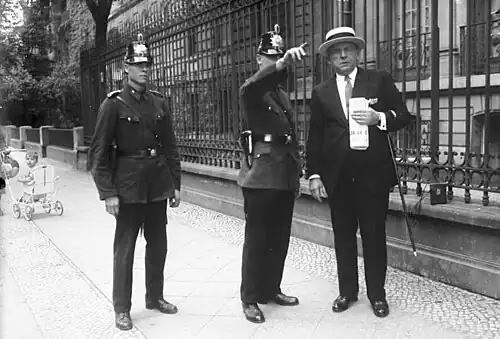 Antonín Čermák v Berlíně během své evropské cesty v srpnu 1932.