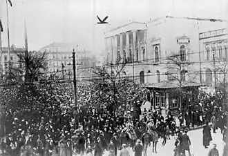 Shromáždění v Lipsku na náměstí Augustusplatz 10. listopadu 1918