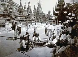 Barmští hudebníci v Šweitigoumské pagodě