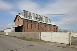 Bývalá sušárna čekanky v Bydžovské Lhotce