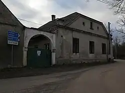 Bylany, bývalá jezuitská hospoda čp.25.jpg