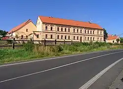 Bývalá farma v Úpořinách – nyní společnost Arkadie