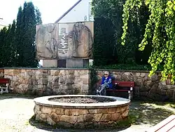 Bystré (SY), pomník II. sv. válka.jpg