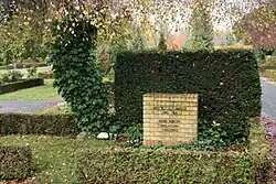 Náhrobek architekta a jeho manželky