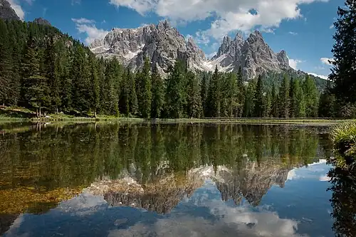 Lago d'Antorno a horská skupina Cadini di Misurina