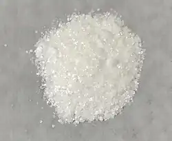 Krystalický jodid kademnatý