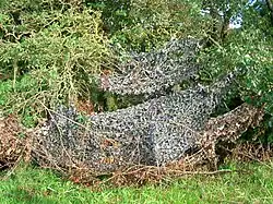 Jednoduchý maskovaný kryt ze sítí