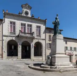 Radnice a Socha svobody