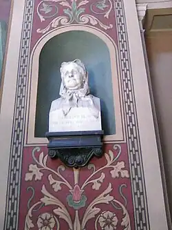 Busta Caroliny Klarové v kapli