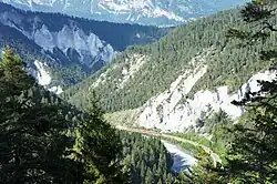 Úsek trati v Rýnské soutěsce