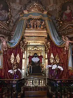 Svatá Kateřina z Boloně vystavená ve své kapli