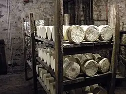 Ve sklepě v Roquefortu r. 2010