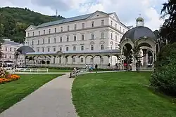 Celkový pohled na Sadovou kolonádu.jpg