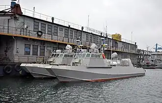 Dvojice člunů třídy Centaur