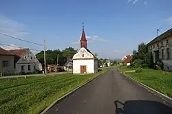 Centrum Chvalkovic s kaplí sv. Michaela