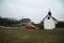 Centrum vesničky s kaplí