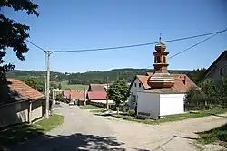 Centrum obce s kaplí