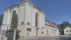 Hřbitovní kaple u hlavní brány hřbitova