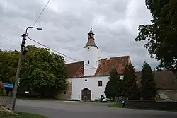 Zámek s kaplí sv. Vavřince