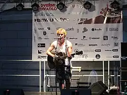 Cermaque během vystoupení na festivalu Živá ulice 2018 v Plzni.