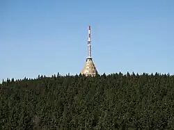 Pohled na vysílač z dálky