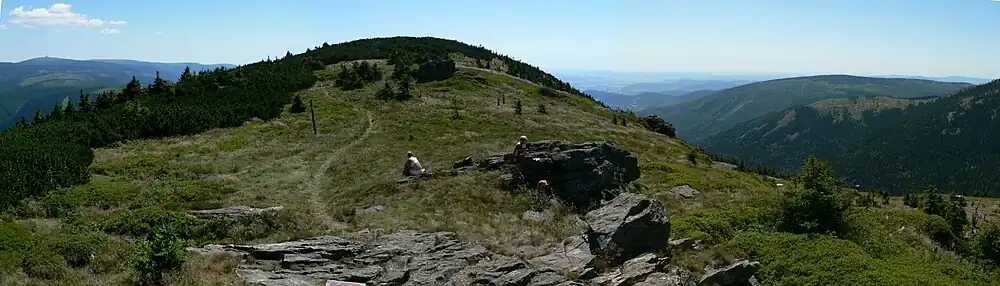 Vrchol Červené hory s mrazovými sruby