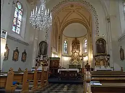 Interiér farního kostela sv. Martina v Červených Janovicích.