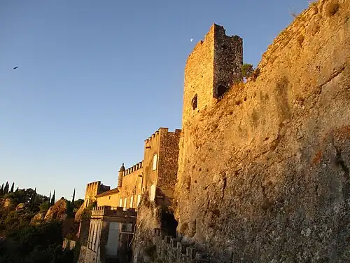 hrad Château d'Aiguèze