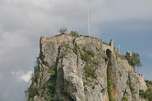 zřícenina hradu Rougon