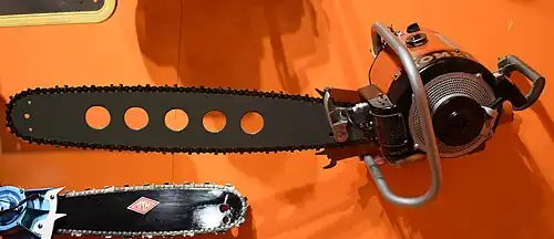 20MCS[5] - první motorová pila Homelite