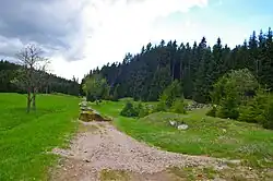 Pohled na místo zaniklé obce