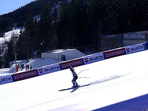 Alice Robinsonová v cíli Super-G