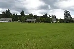 Pohled na obec ze silnice