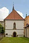 Severozápadní průčelí kaple.