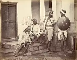 Hinduističtí rádžpúti. Shepherd & Robertson. Fotografie pro knihu The People of India, Forbes Watson, 1868.