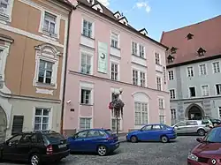 Cheb, náměstí Krále Jiřího z Poděbrad 4.jpg