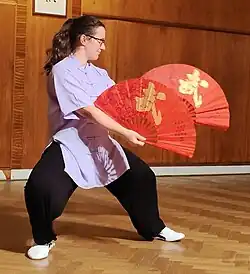 Sestava se dvěma vějíři