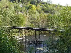 Most přes řeku u Laše v soutěsce u Charagauli