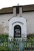 Zděná kaple v obci