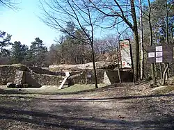 Chlístovice, hrad Sion, od severovýchodu (01).jpg