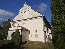 Chloumek u Mělníka - kostel Nejsvětější Trojice (1).jpg